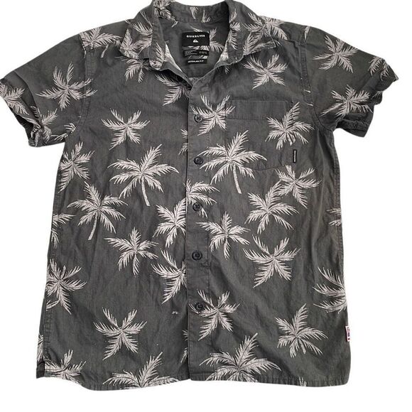 Like New! Quicksilver Short Sleeve Button Down Size Small - Picture 1 of 4